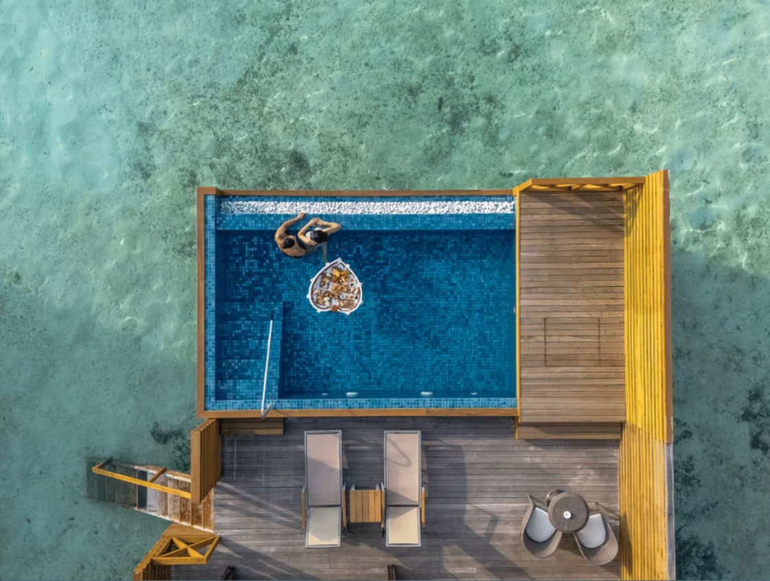 Lagoon Suite with Pool · Over-water · plunge